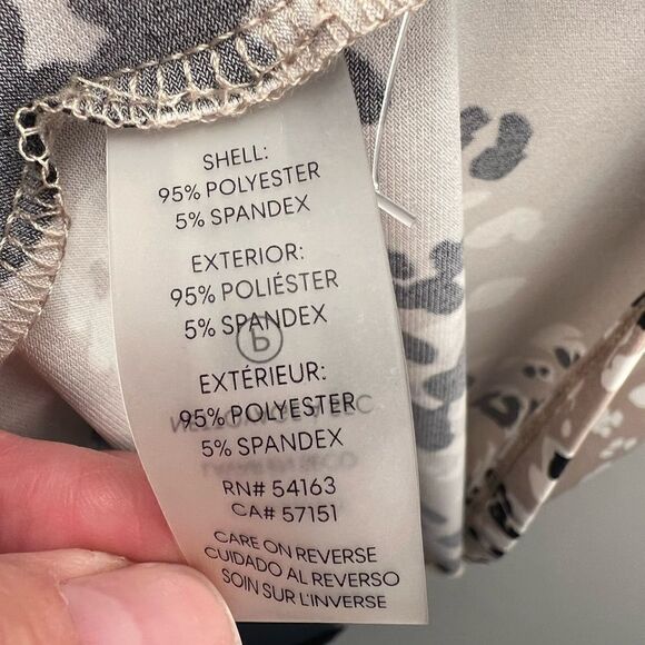 Calvin Klein No Wrinkle Top - Picture 7 of 8